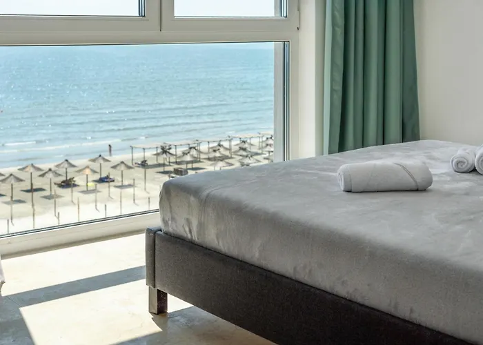 Azzurro Beachfront 2 - Sea View * Năvodari