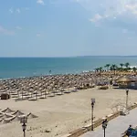 Azzurro Beachfront 2 - Sea View Năvodari