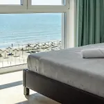 Azzurro Beachfront 2 - Sea View * Năvodari