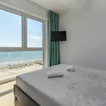 Azzurro Beachfront 2 - Sea View Năvodari