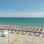 Azzurro Beachfront 2 - Sea View Năvodari