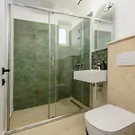 Apartment Azzurro Beachfront 2 - Sea View