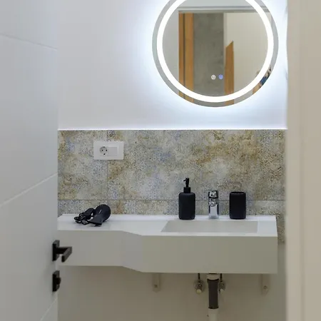 Apartment Azzurro Beachfront 2 - Sea View *
