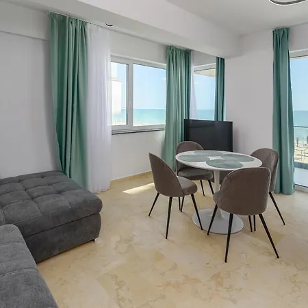 Azzurro Beachfront 2 - Sea View Navodari