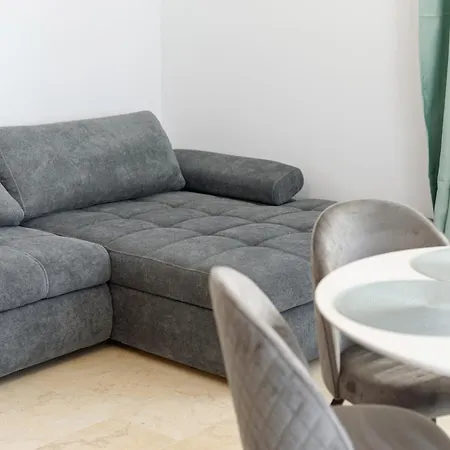 Azzurro Beachfront 2 - Sea View