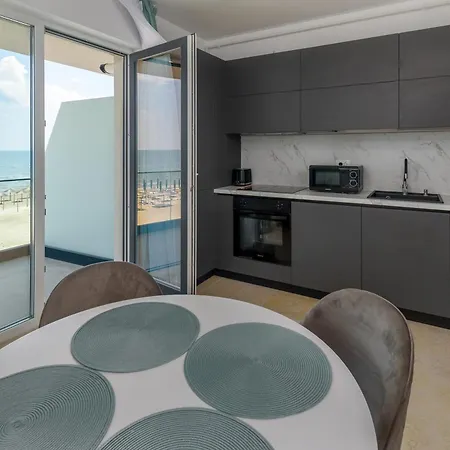 Apartment Azzurro Beachfront 2 - Sea View Navodari