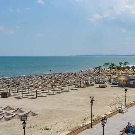 Azzurro Beachfront 2 - Sea View Năvodari