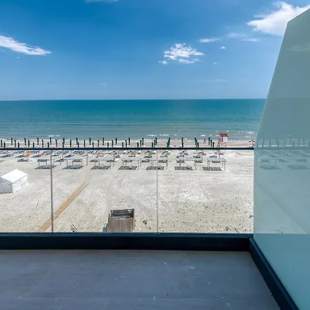Azzurro Beachfront 2 - Sea View Apartament