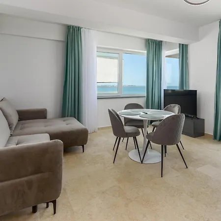 Azzurro Beachfront 2 - Sea View Apartament Năvodari