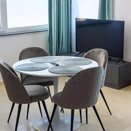 Azzurro Beachfront 2 - Sea View Apartament