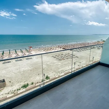 Azzurro Beachfront 2 - Sea View Apartment Navodari