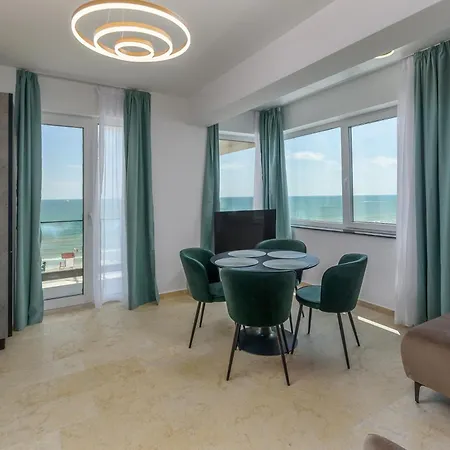 Azzurro Beachfront 2 - Sea View Navodari