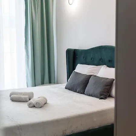 Apartament Azzurro Beachfront 2 - Sea View Năvodari