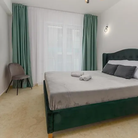 Azzurro Beachfront 2 - Sea View Apartament