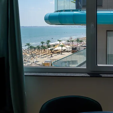 Azzurro Beachfront 2 - Sea View Apartament *
