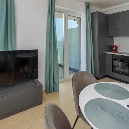 Azzurro Beachfront 2 - Sea View * Navodari