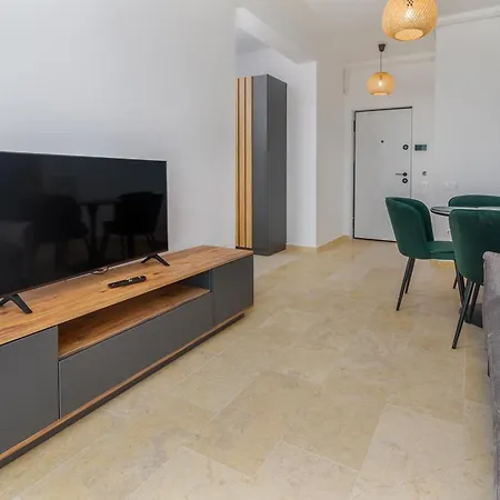 Azzurro Beachfront 2 - Sea View