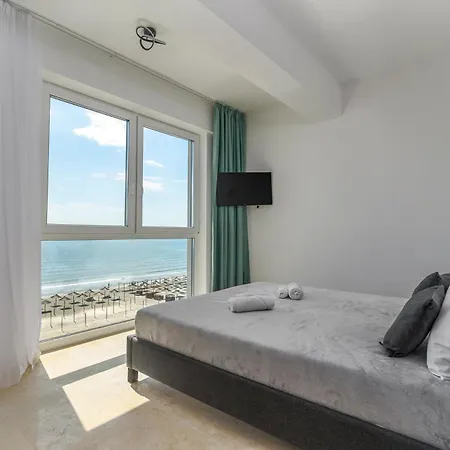 Apartament Azzurro Beachfront 2 - Sea View *