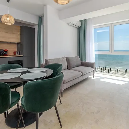 Azzurro Beachfront 2 - Sea View Năvodari