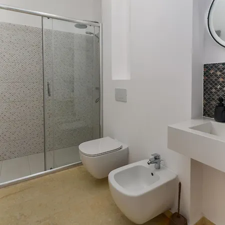 Azzurro Beachfront 2 - Sea View * 那沃达利